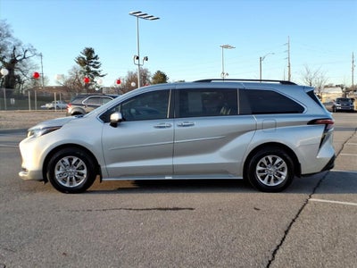 2022 Toyota Sienna XLE