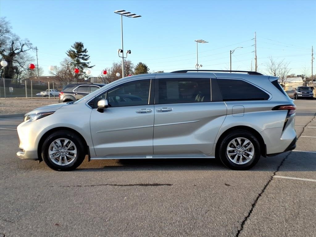 2022 Toyota Sienna XLE