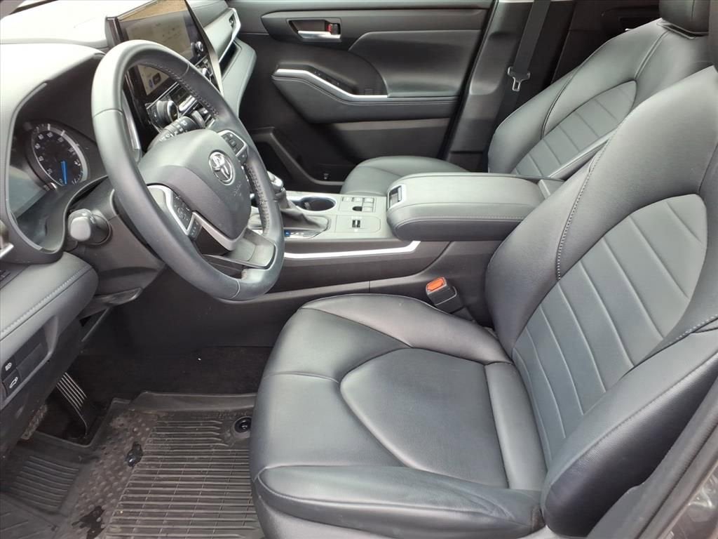 2023 Toyota Highlander Hybrid XLE