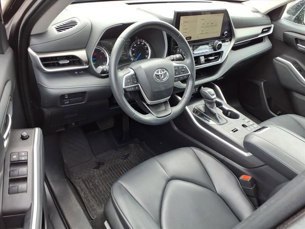 2023 Toyota Highlander Hybrid XLE