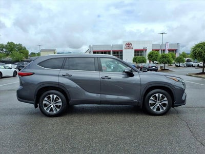 2023 Toyota Highlander Hybrid XLE