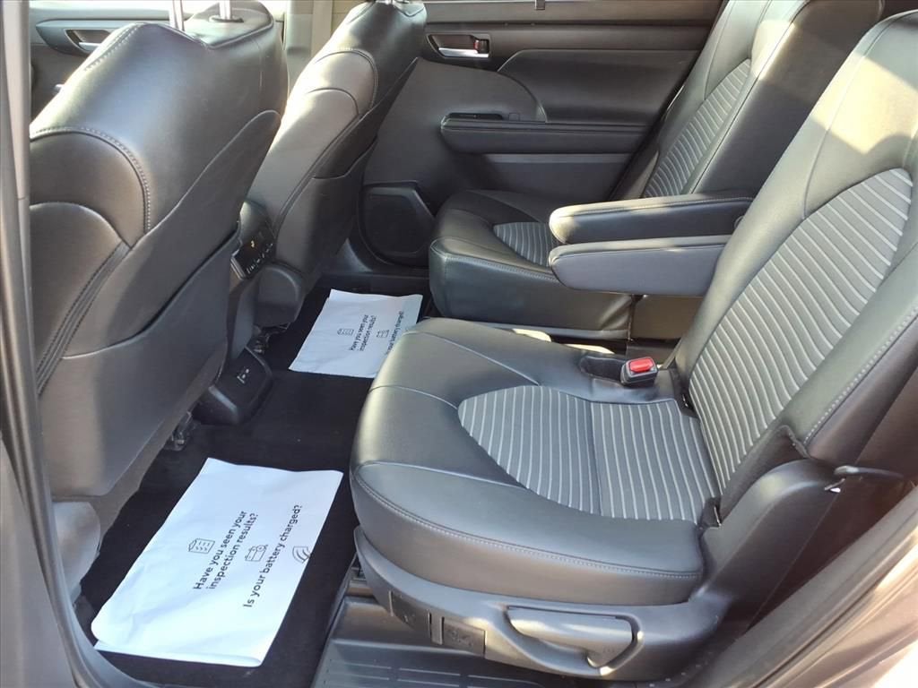 2025 Toyota Highlander XSE