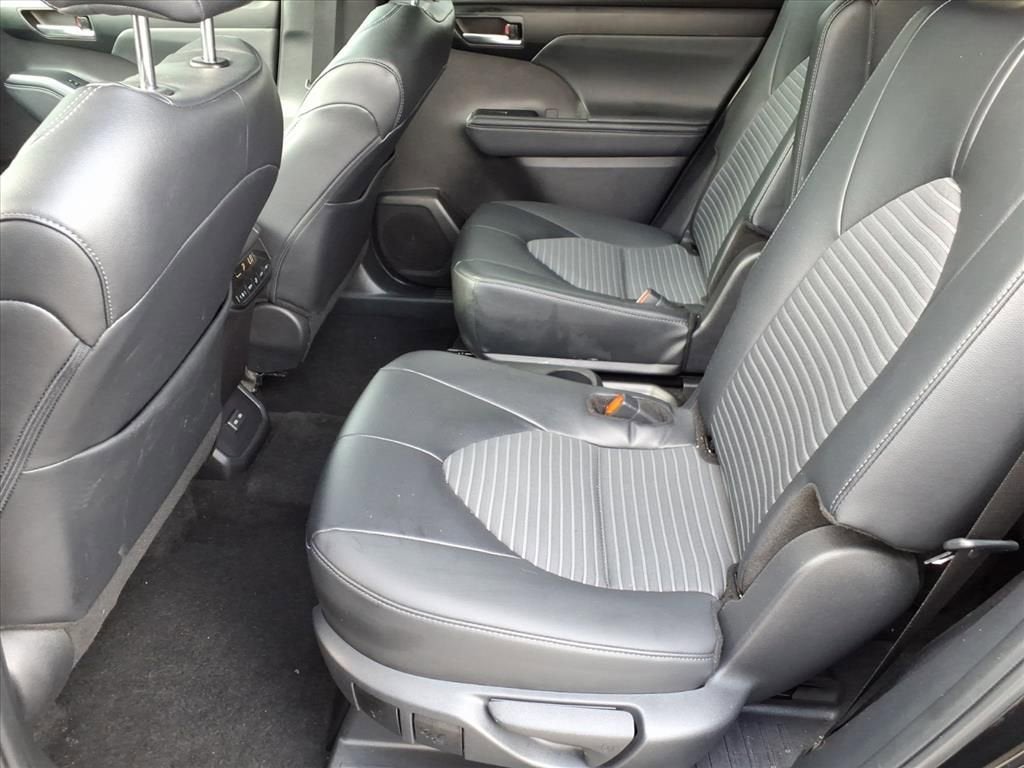 2025 Toyota Highlander LE