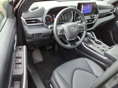 2025 Toyota Highlander LE