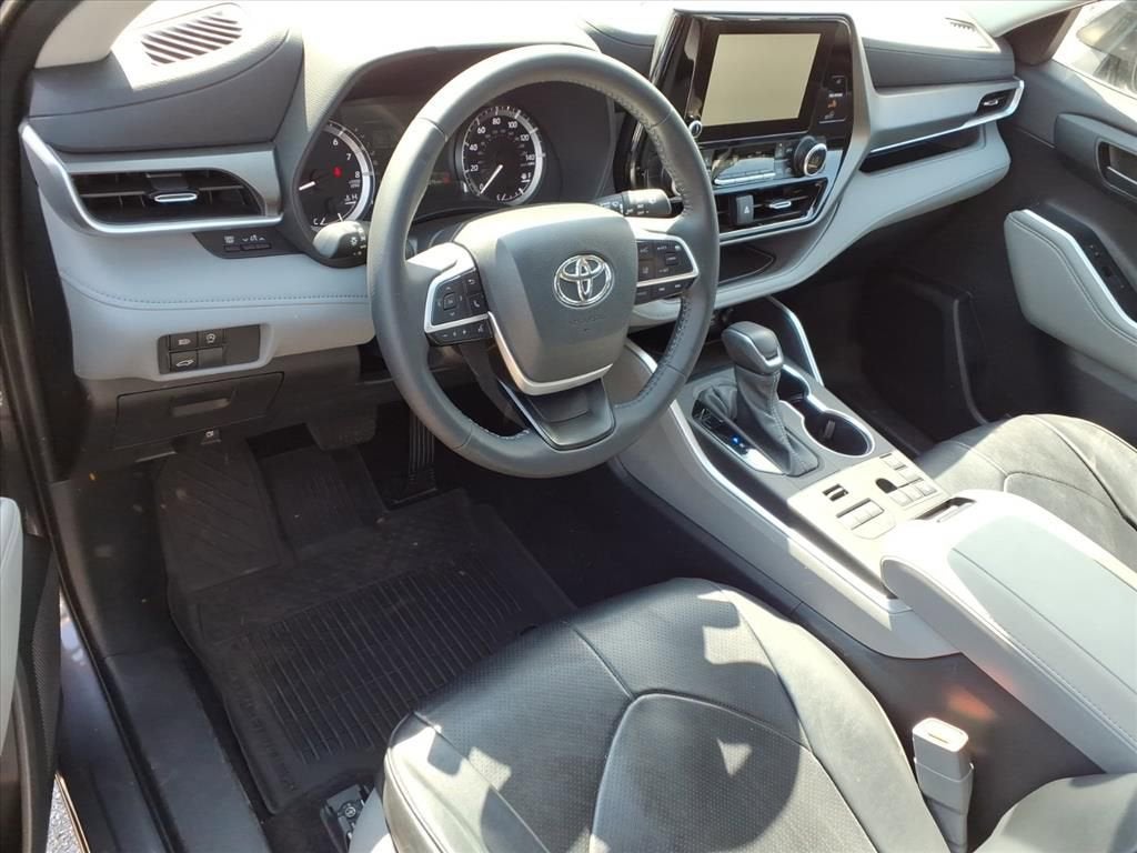 2024 Toyota Highlander Base