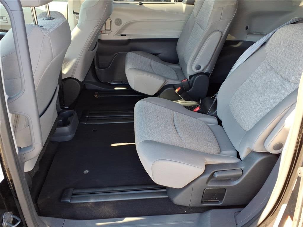 2024 Toyota Sienna LE