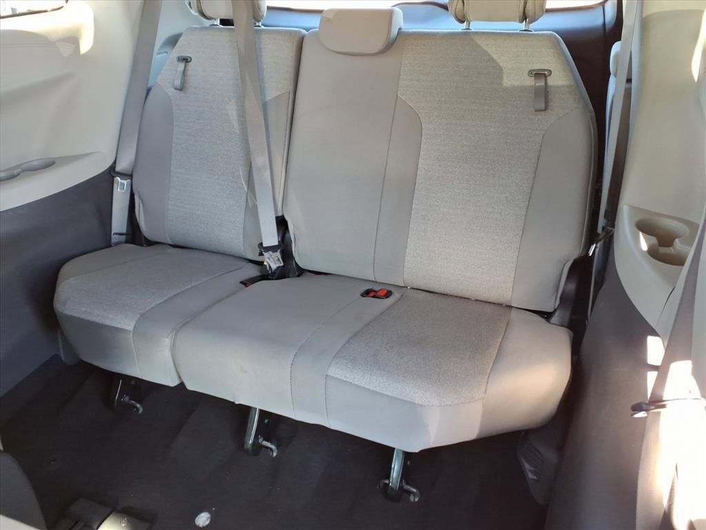 2024 Toyota Sienna LE