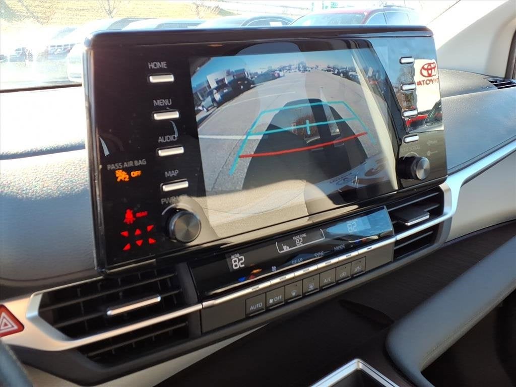 2024 Toyota Sienna LE