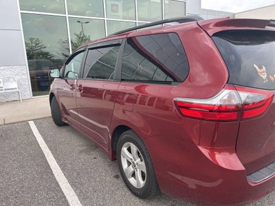 2020 Toyota Sienna LE