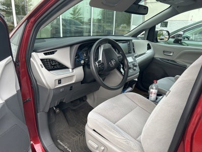 2020 Toyota Sienna LE