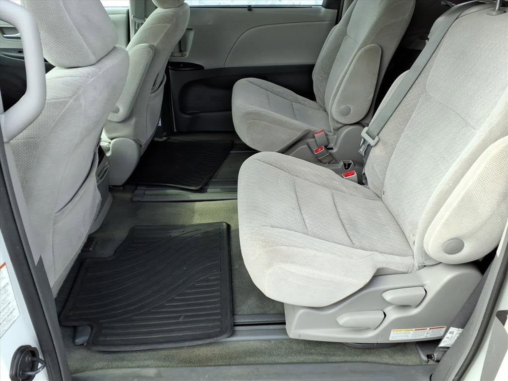 2017 Toyota Sienna LE