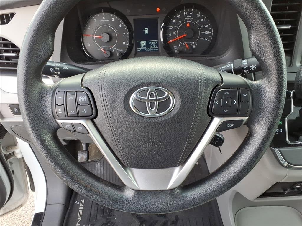 2017 Toyota Sienna LE