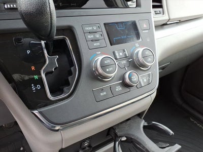 2017 Toyota Sienna LE
