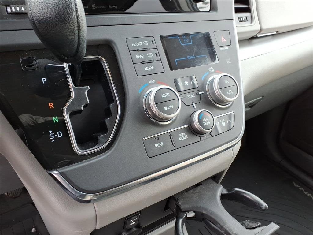 2017 Toyota Sienna LE