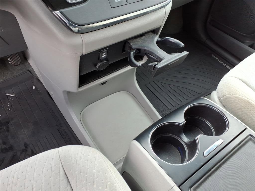 2017 Toyota Sienna LE