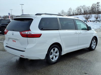 2017 Toyota Sienna LE