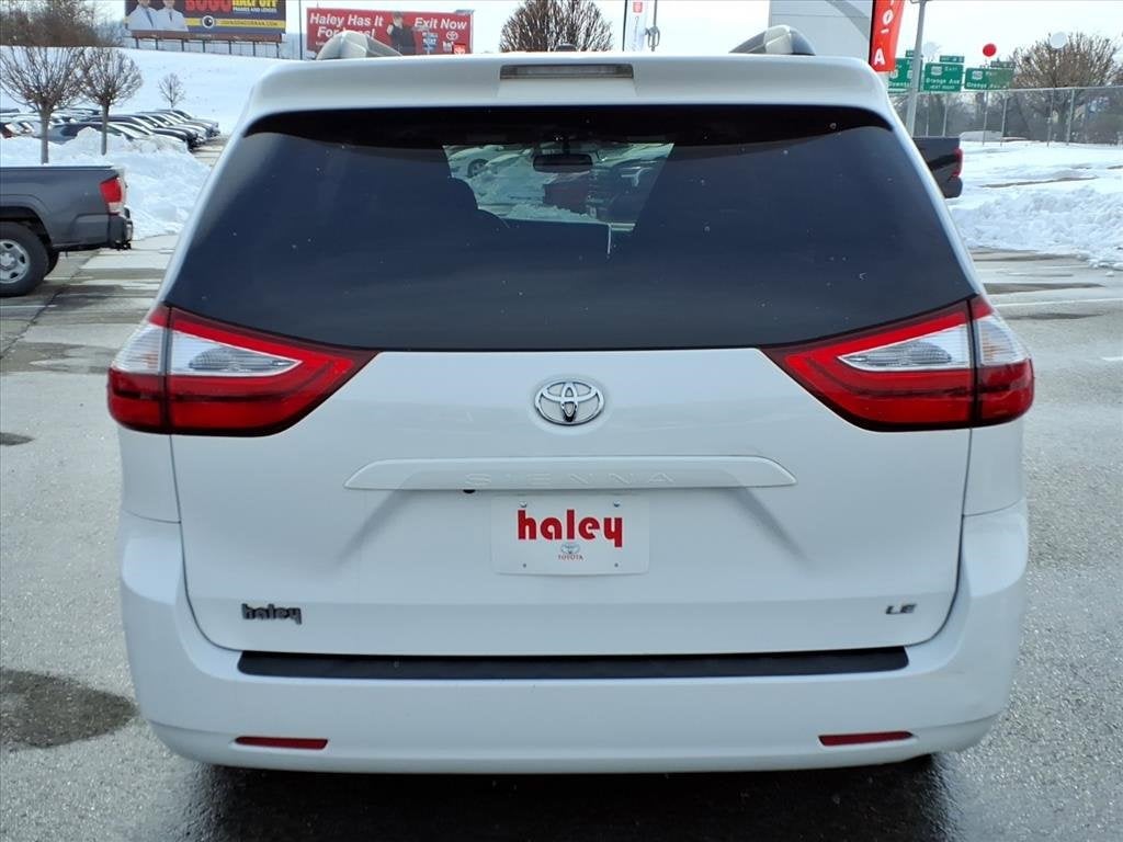 2017 Toyota Sienna LE