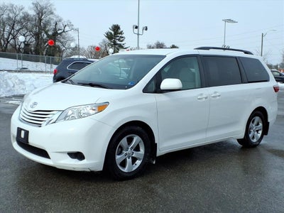 2017 Toyota Sienna LE