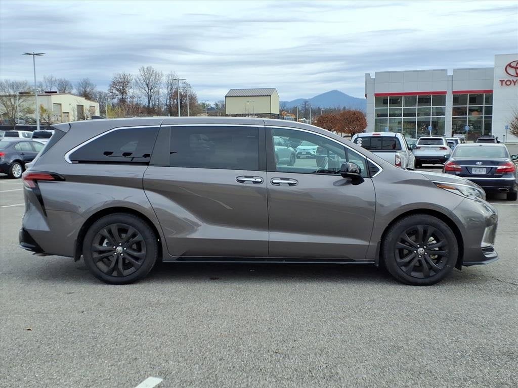2022 Toyota Sienna XSE