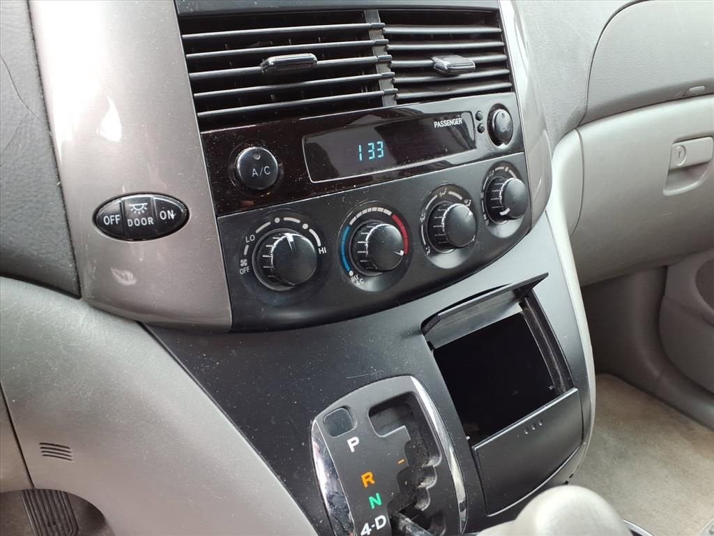 2008 Toyota Sienna LE