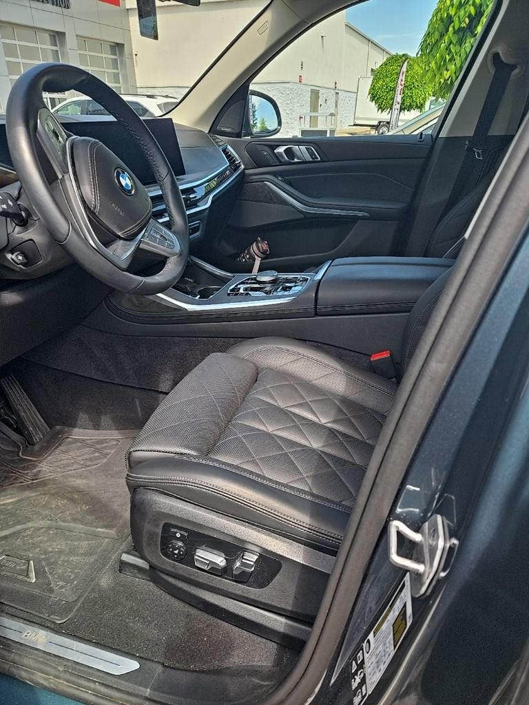 2024 BMW X7 xDrive40i