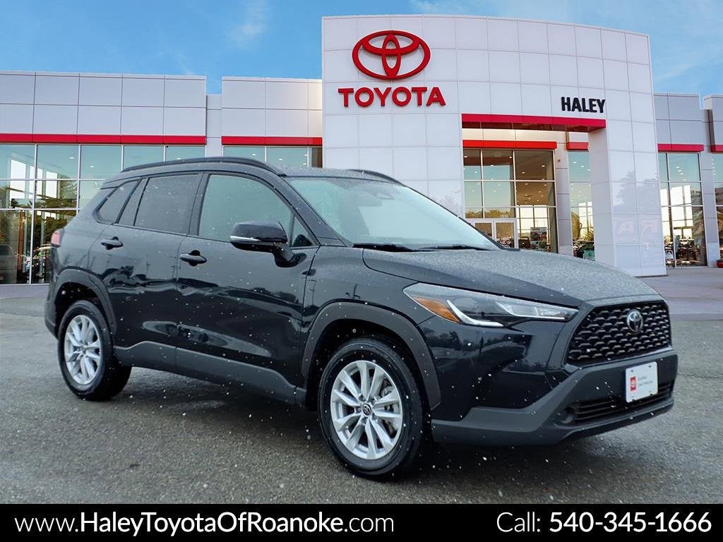 2025 Toyota Corolla Cross LE