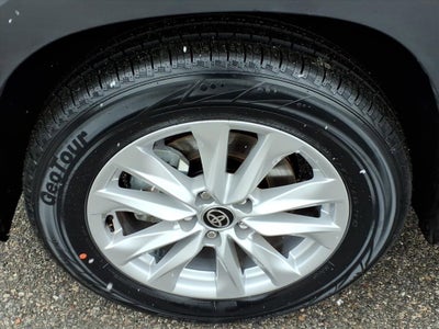 2025 Toyota Corolla Cross LE