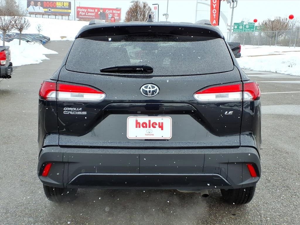 2025 Toyota Corolla Cross LE