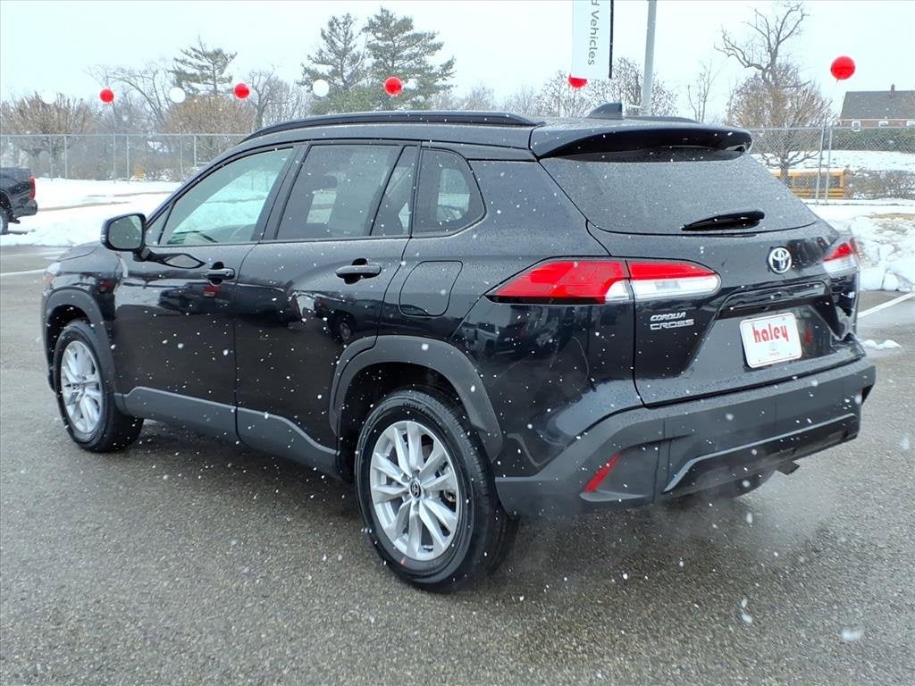 2025 Toyota Corolla Cross LE