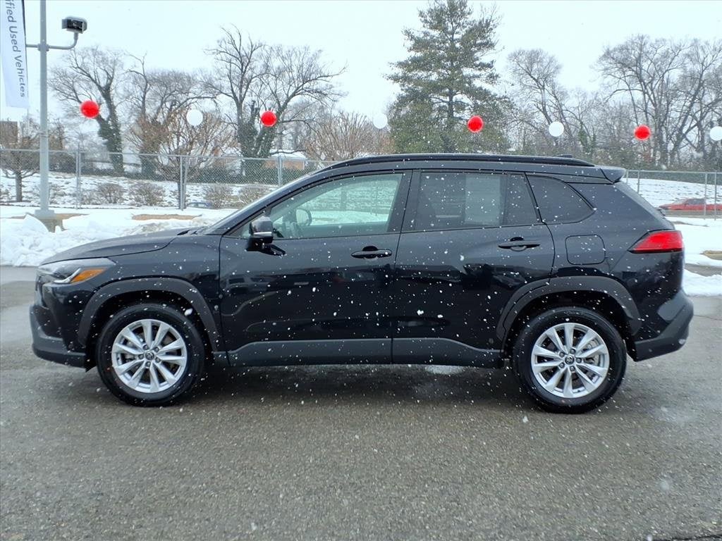 2025 Toyota Corolla Cross LE