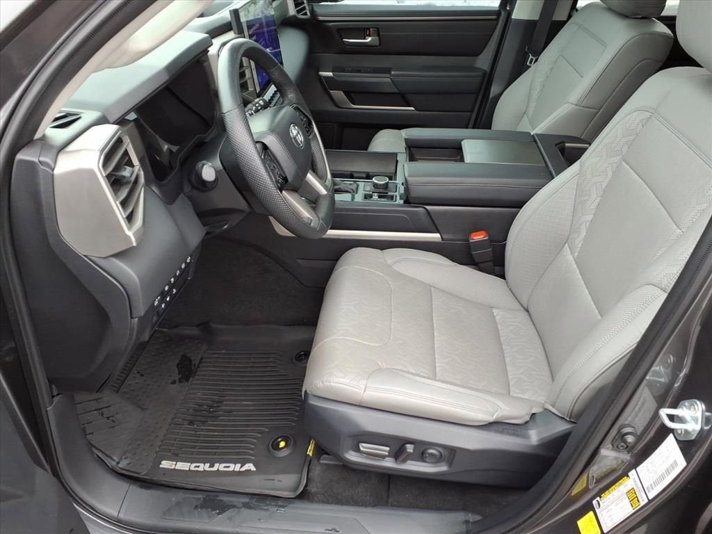 2024 Toyota Sequoia SR5