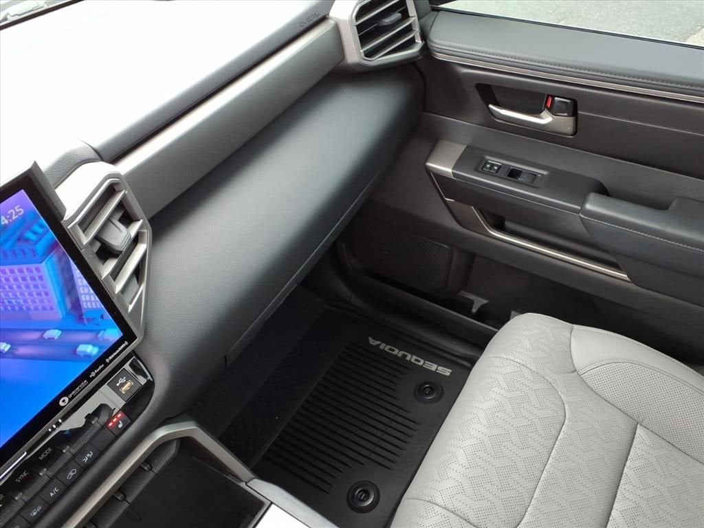 2024 Toyota Sequoia SR5