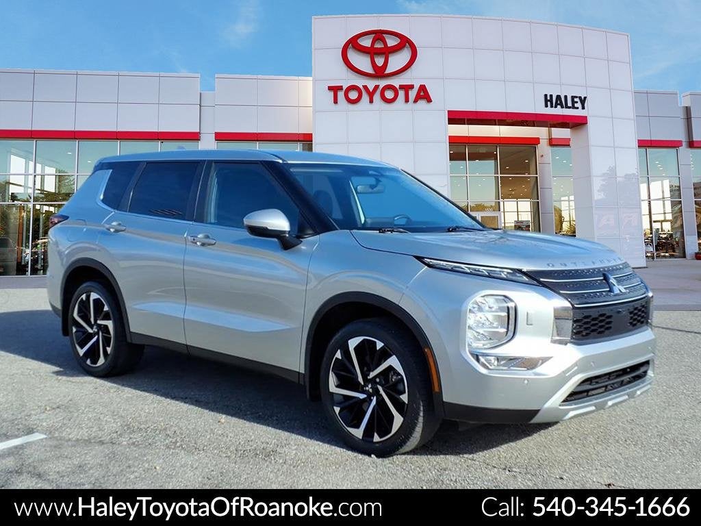 2023 Mitsubishi Outlander SE Special Edition