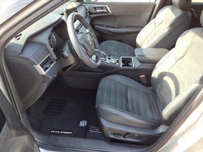 2023 Mitsubishi Outlander SE Special Edition