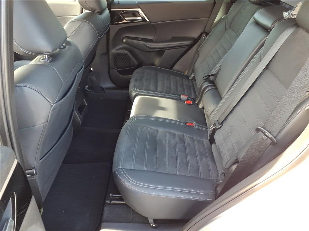 2023 Mitsubishi Outlander SE Special Edition