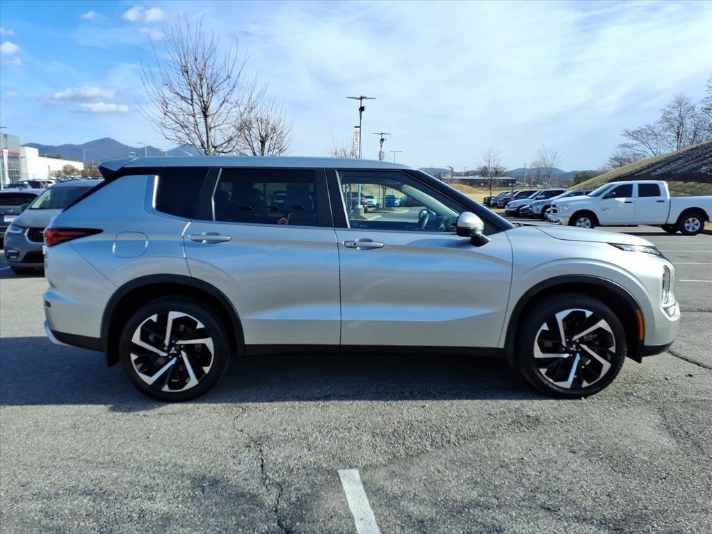 2023 Mitsubishi Outlander SE Special Edition