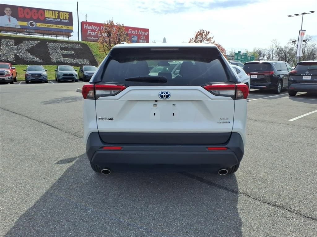 2023 Toyota RAV4 Hybrid XLE Premium