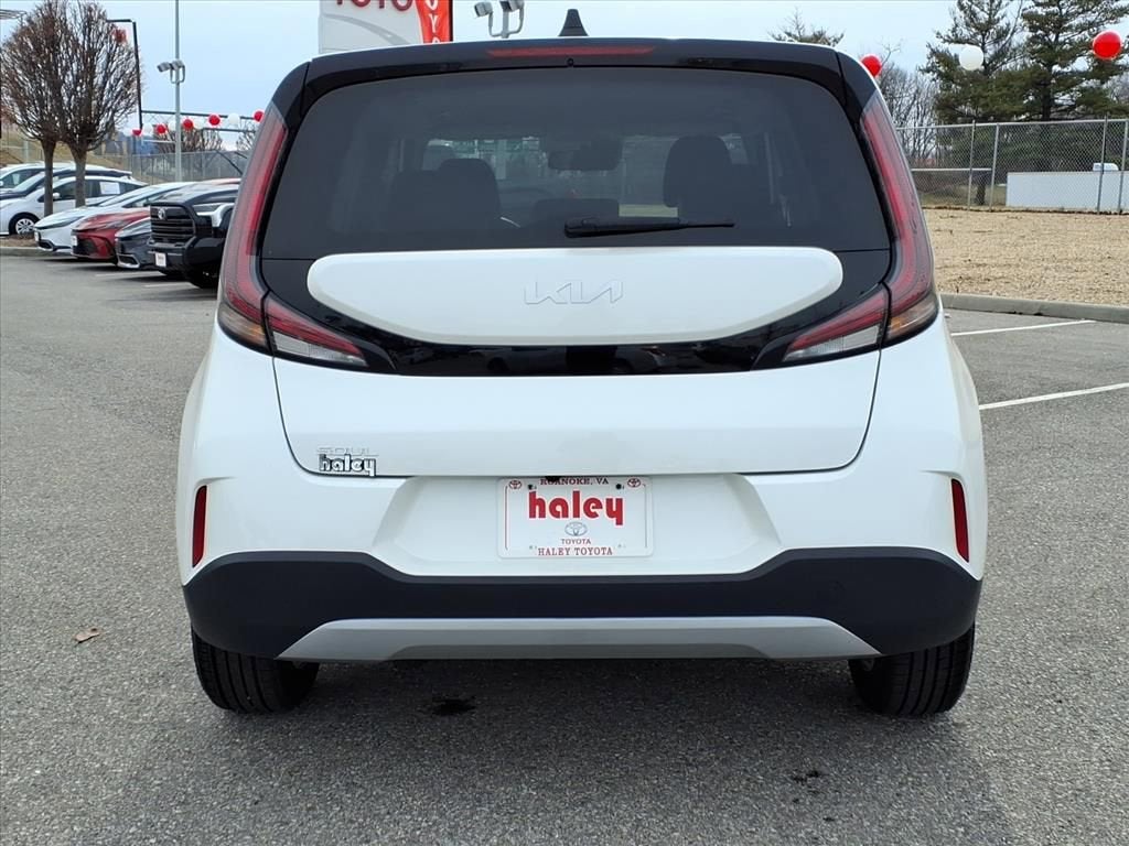 2024 Kia Soul LX