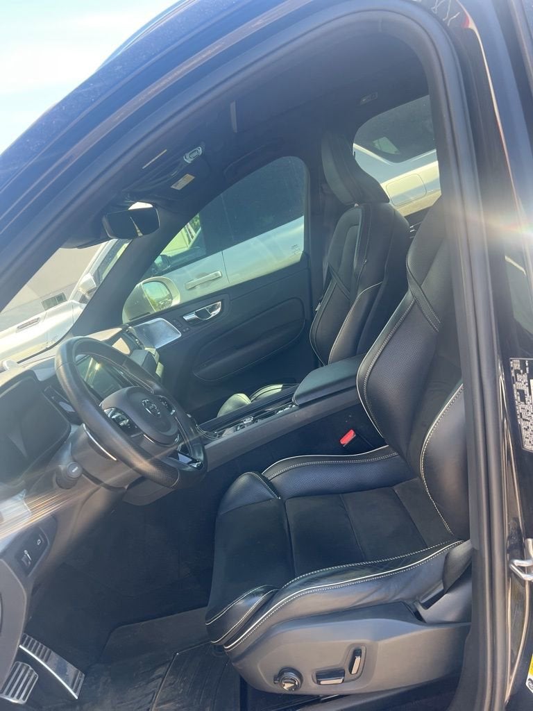 2019 Volvo XC60 R-Design