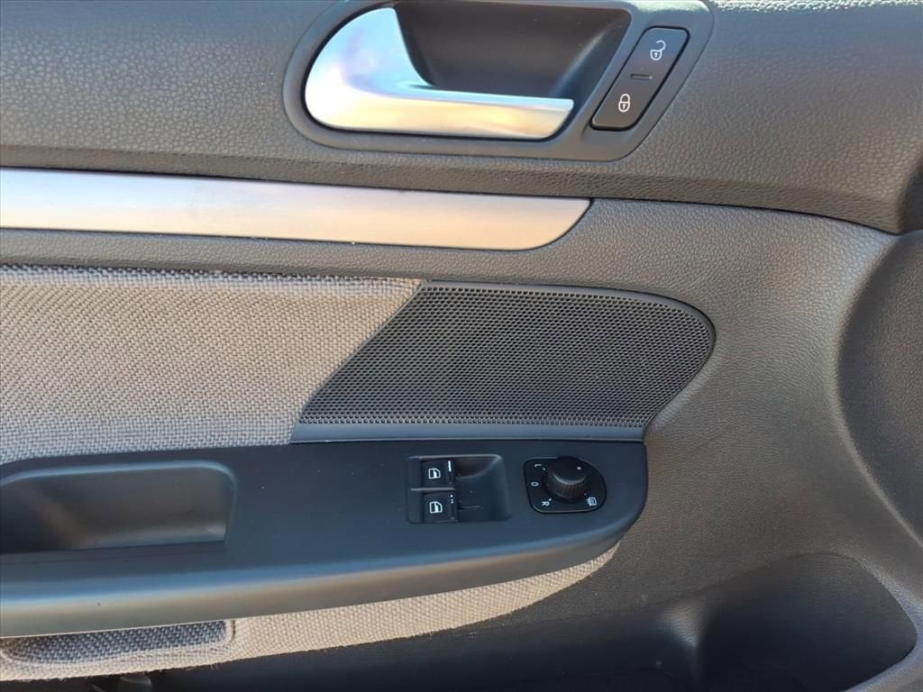 2009 Volkswagen Rabbit S