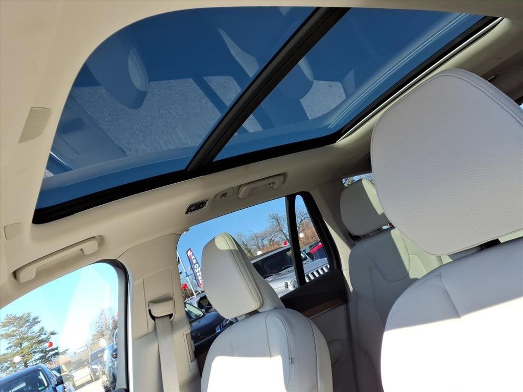 2022 Volvo XC90 Momentum