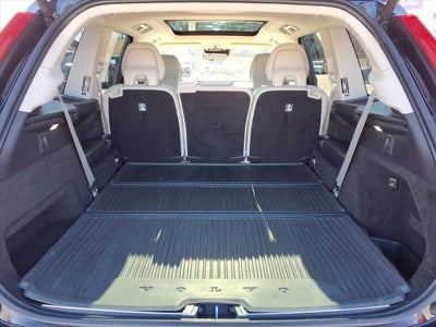 2022 Volvo XC90 Momentum