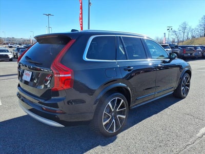2022 Volvo XC90 Momentum