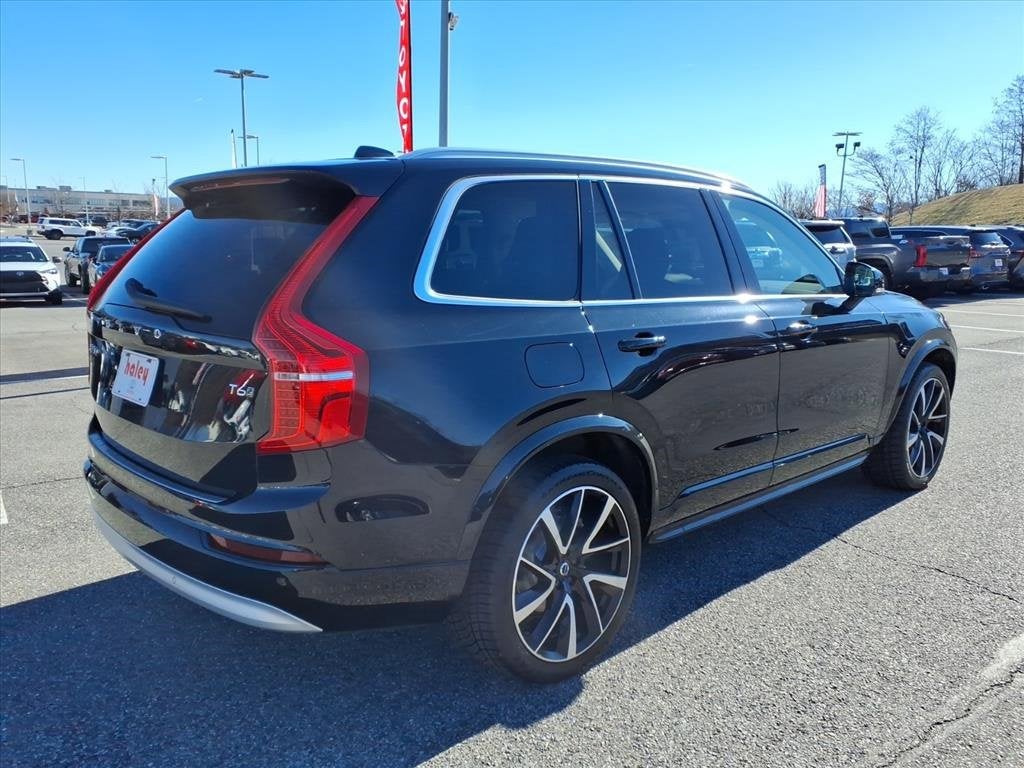2022 Volvo XC90 Momentum