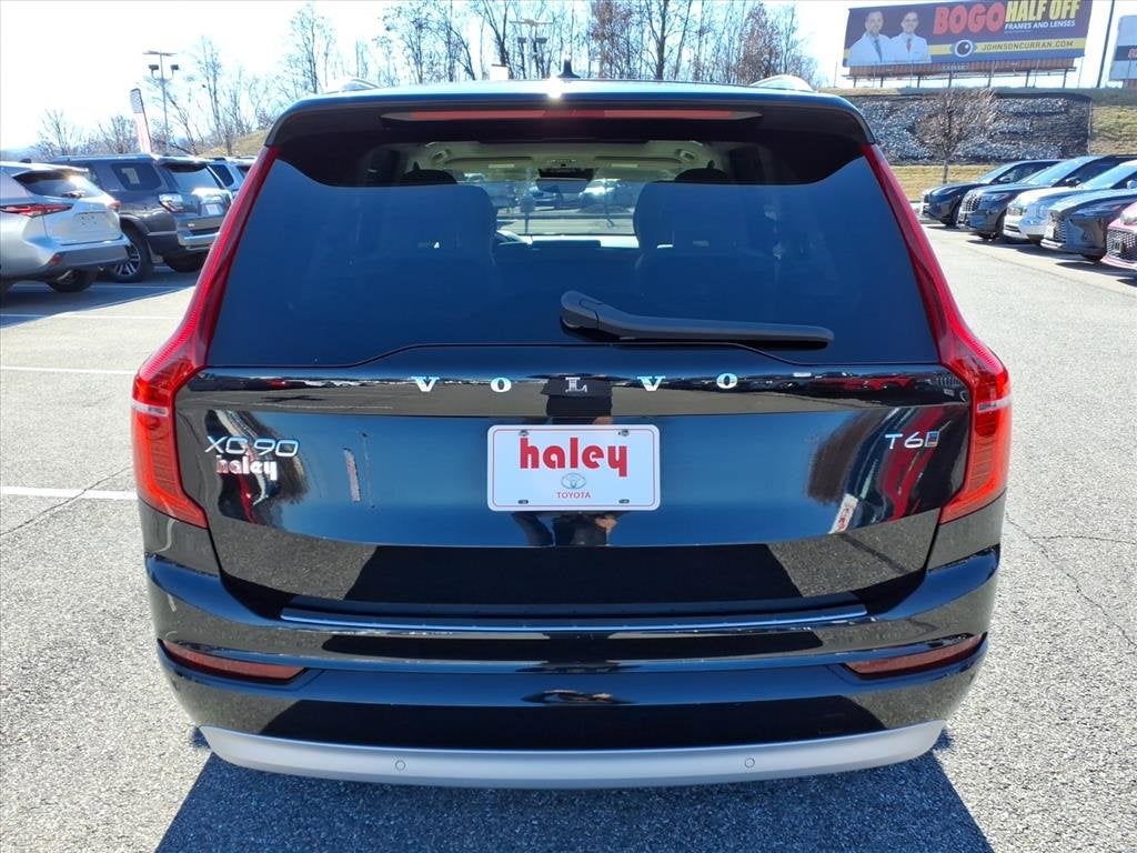 2022 Volvo XC90 Momentum