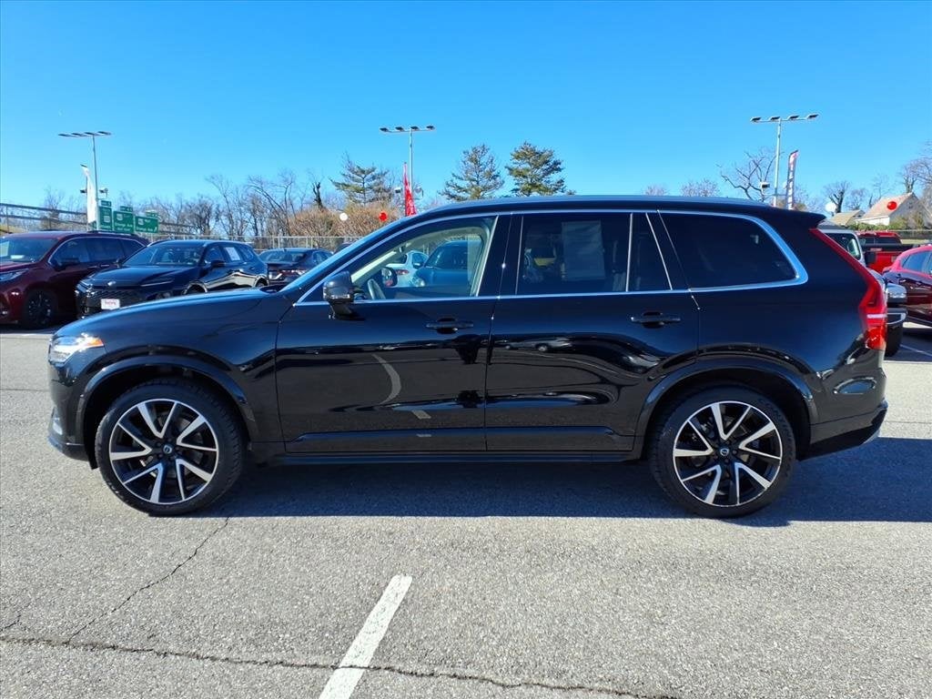 2022 Volvo XC90 Momentum
