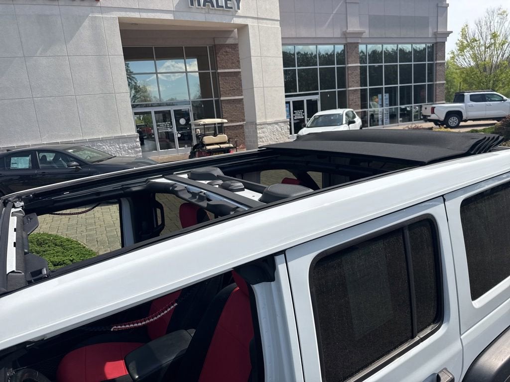 2022 Jeep Wrangler Unlimited Willys