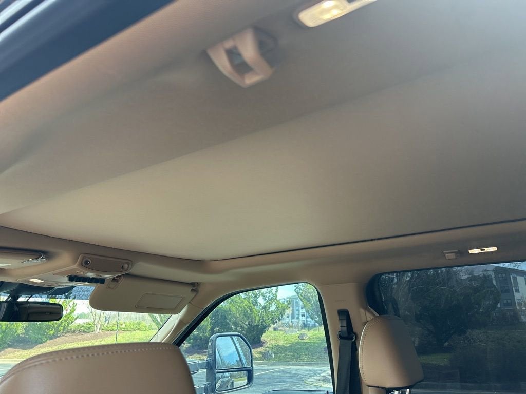 2022 Ford Super Duty F-350 DRW Lariat