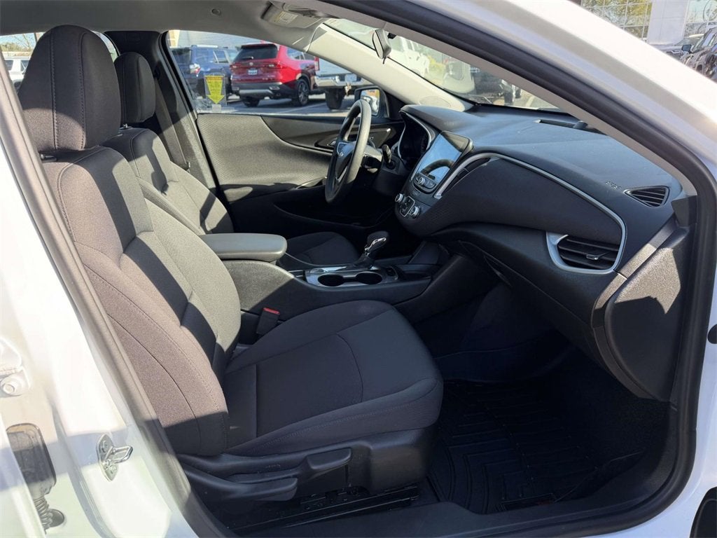 2022 Chevrolet Malibu LS