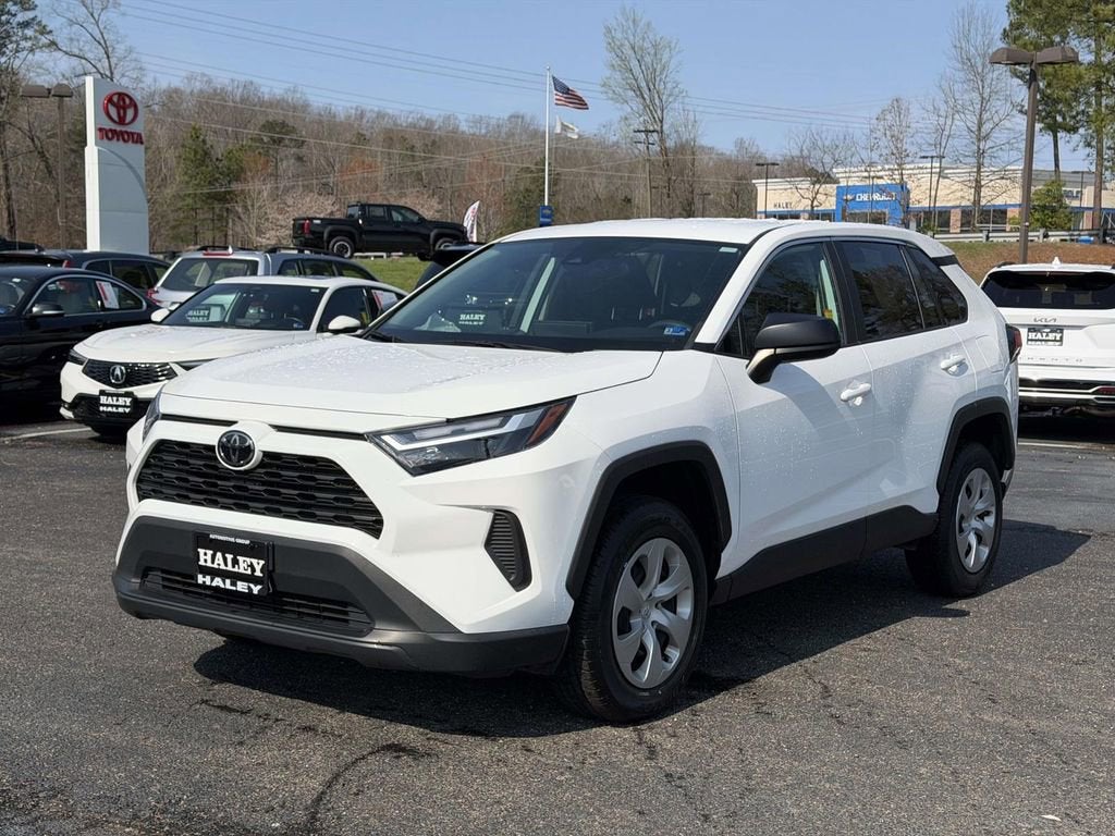 2024 Toyota RAV4 LE